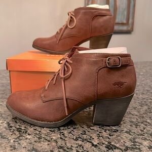 Rocket Dog sundaear tan women’s booties NIB 9.5